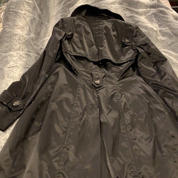 Black trench coat | Jessica Simpson - Picture 5 of 6